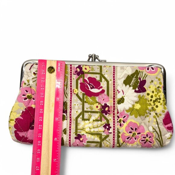Vera Bradley Clutch Wallet Made Me Blush Flowal Closure Quilted Double Kisslock - Picture 9 of 9